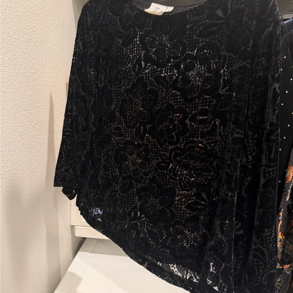 Elegant Black Floral Velvet Blouse